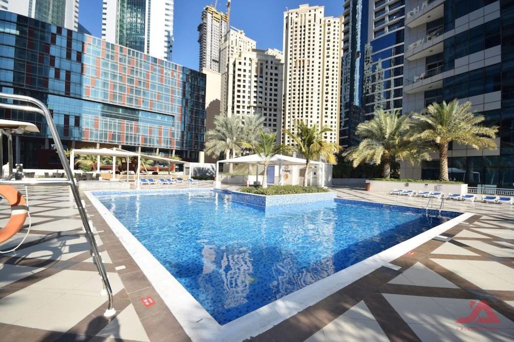 Cozy Marina & Sea View Apt In Bay Central Tower Dubai Marina With Modern Gym & Pool, Steps To Beach & Metro 외부 사진
