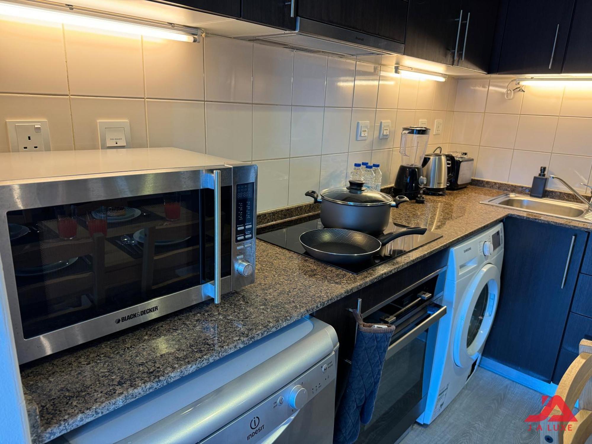 Cozy Marina & Sea View Apt In Bay Central Tower Dubai Marina With Modern Gym & Pool, Steps To Beach & Metro 외부 사진