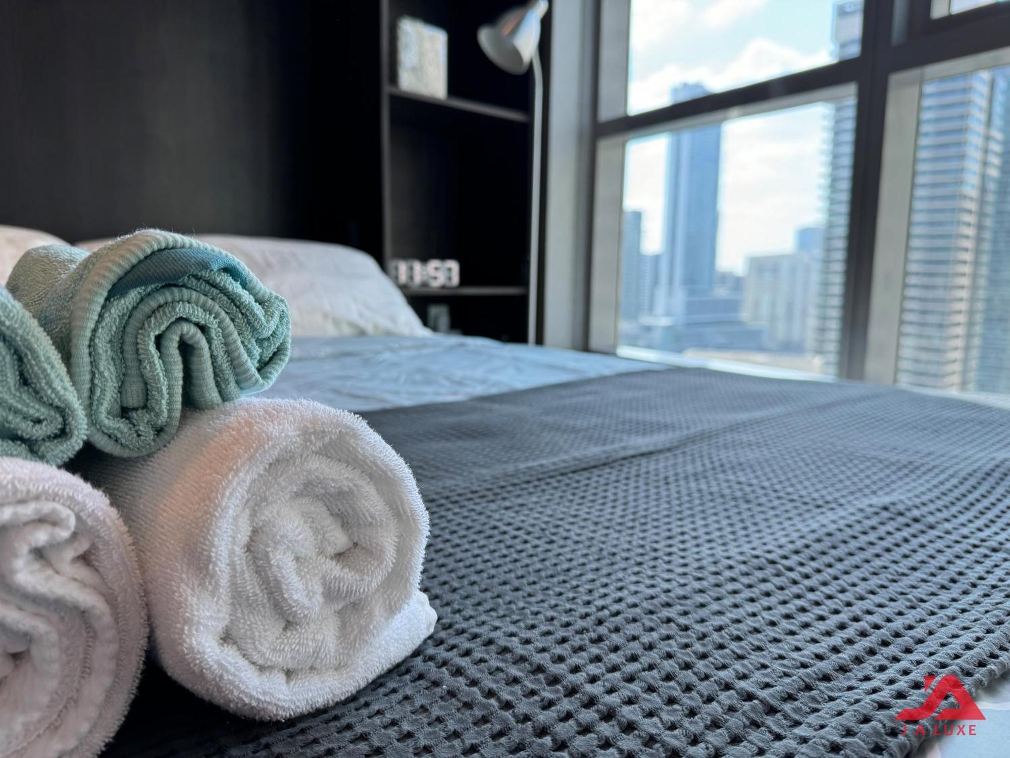 Cozy Marina & Sea View Apt In Bay Central Tower Dubai Marina With Modern Gym & Pool, Steps To Beach & Metro 외부 사진